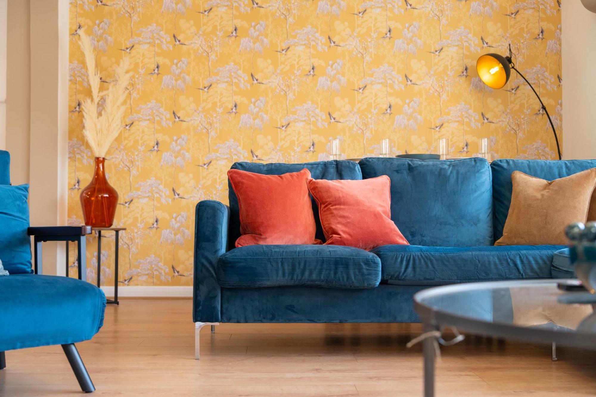 Stylish 4 Bedroom Spacious Retreat With Parking - Sleeps 10 - Families & Contractors Canterbury Eksteriør billede
