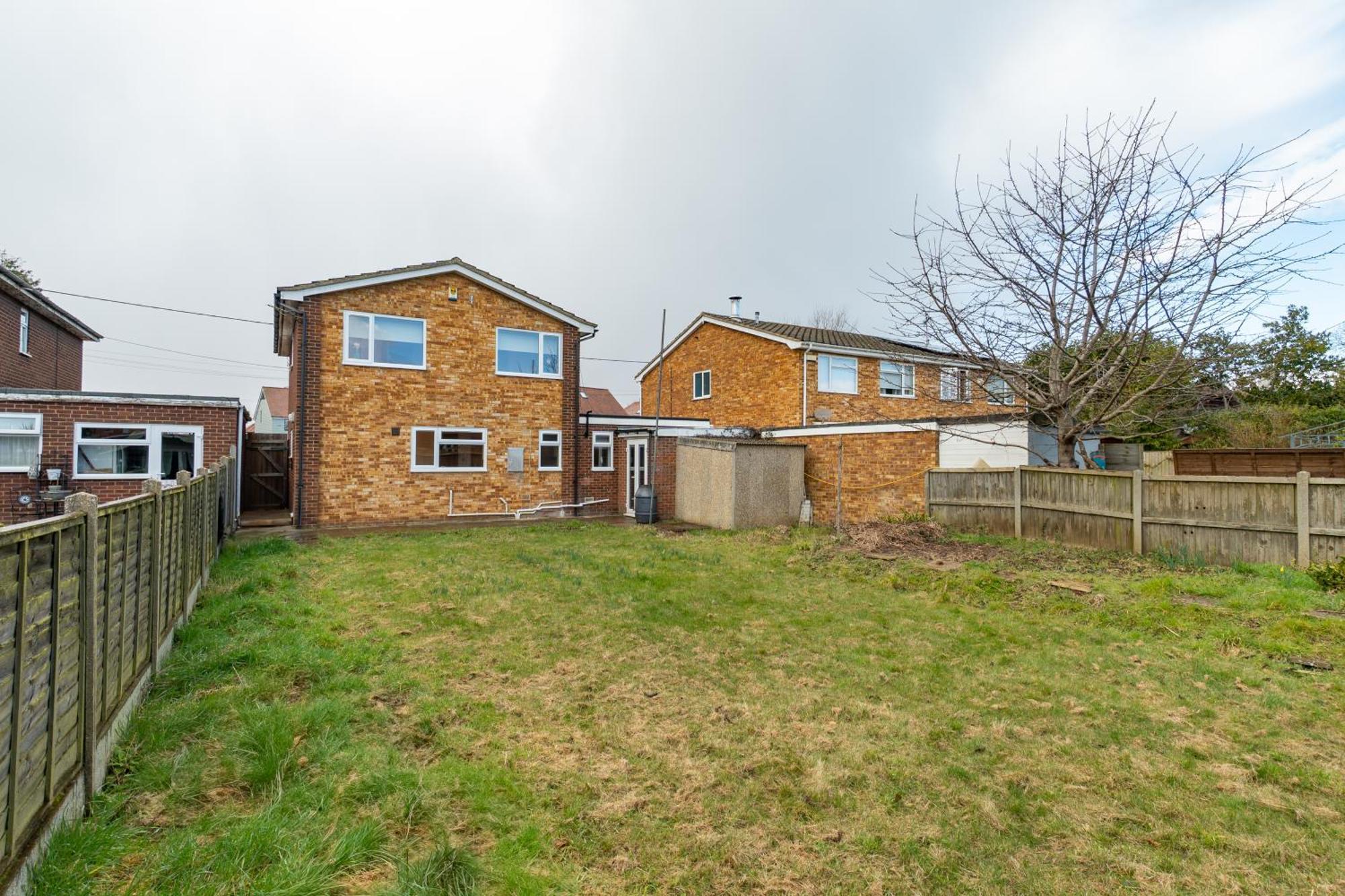 Stylish 4 Bedroom Spacious Retreat With Parking - Sleeps 10 - Families & Contractors Canterbury Eksteriør billede